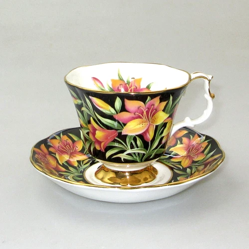 Vintage Royal Albert China Tea Cup & Saucer - Provincial Flowers - Pairie Lily