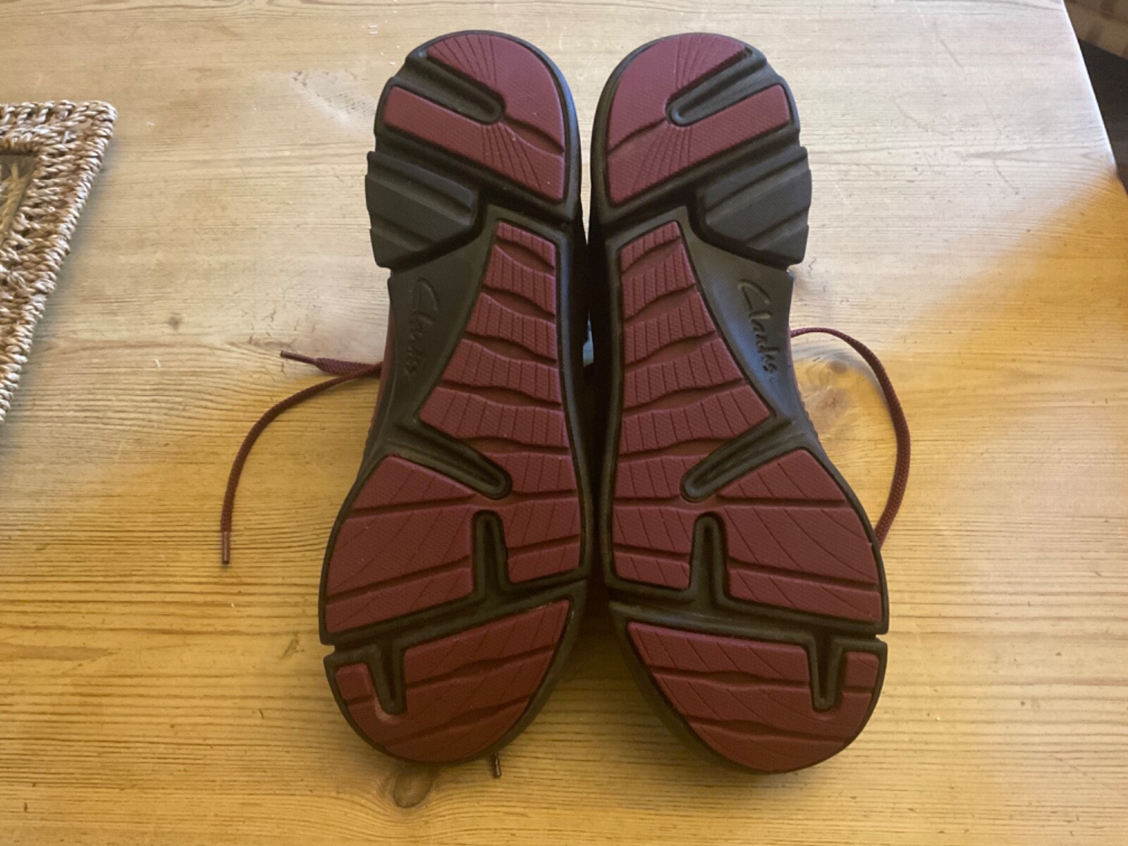 WOMENS TRIGENIC CLARKS WALKING BOOTS, GORTEX, BURGUNDY, WORN ONCE,SIZE