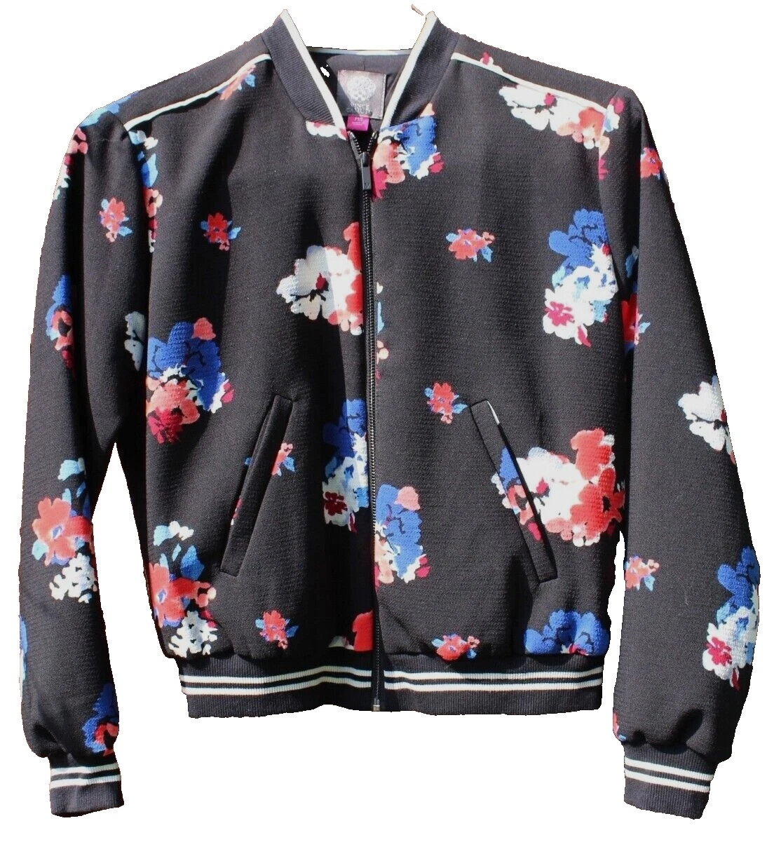 Черные пальто, куртки и жилеты Vince Camuto с цветочным узором для женщин