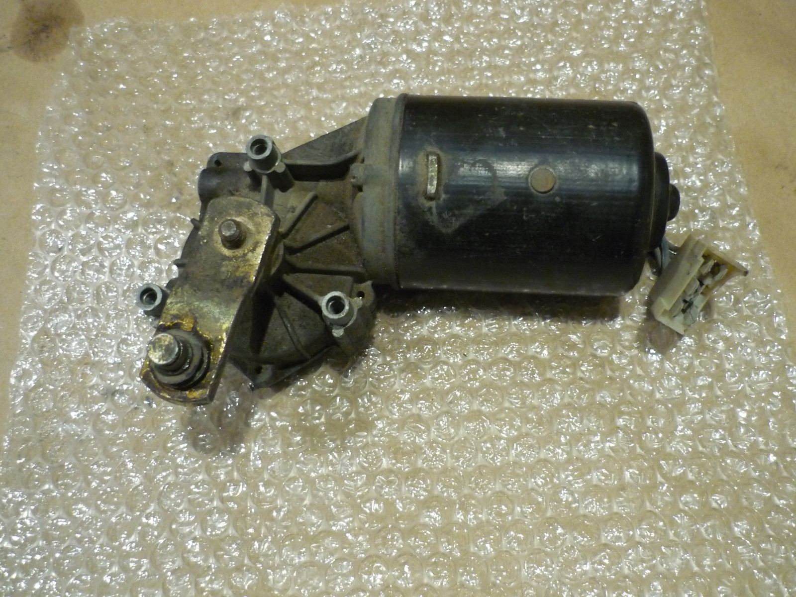 Ferrari 208,308 512,Mondial - Windshield Wiper Motor # 60039609 / 61725400