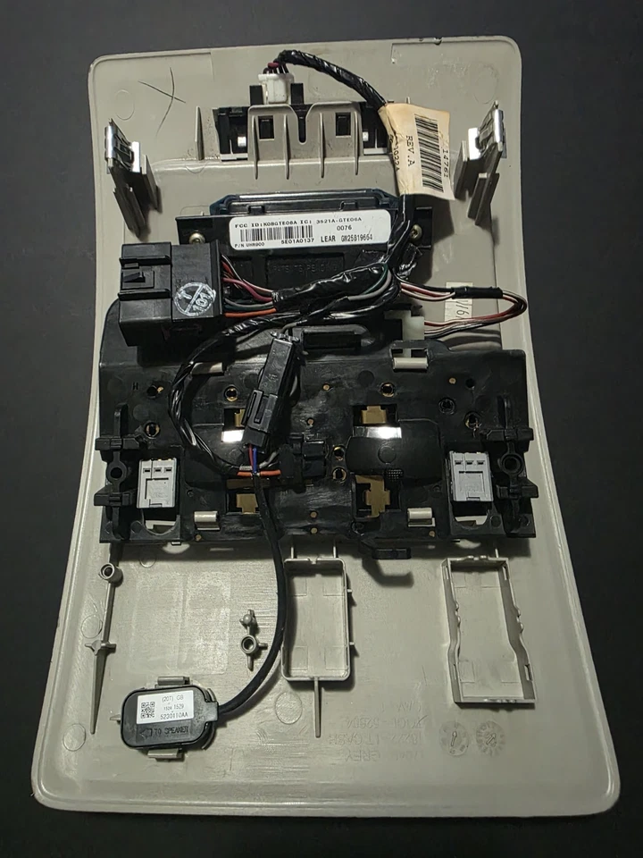 2007-2013 Chevrolet Tahoe Suburban Overhead Console HomeLink Map Lights OEM - Image 2 of 4