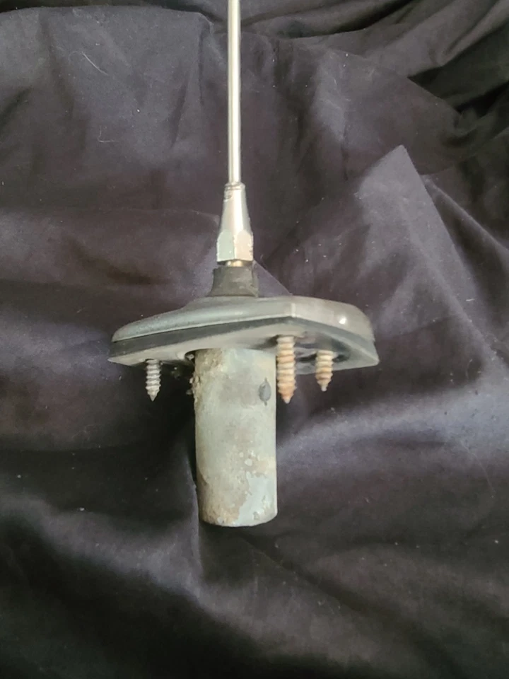 Antena de radio Ford F250 1988 con tornillos OEM Foto 2 de 4