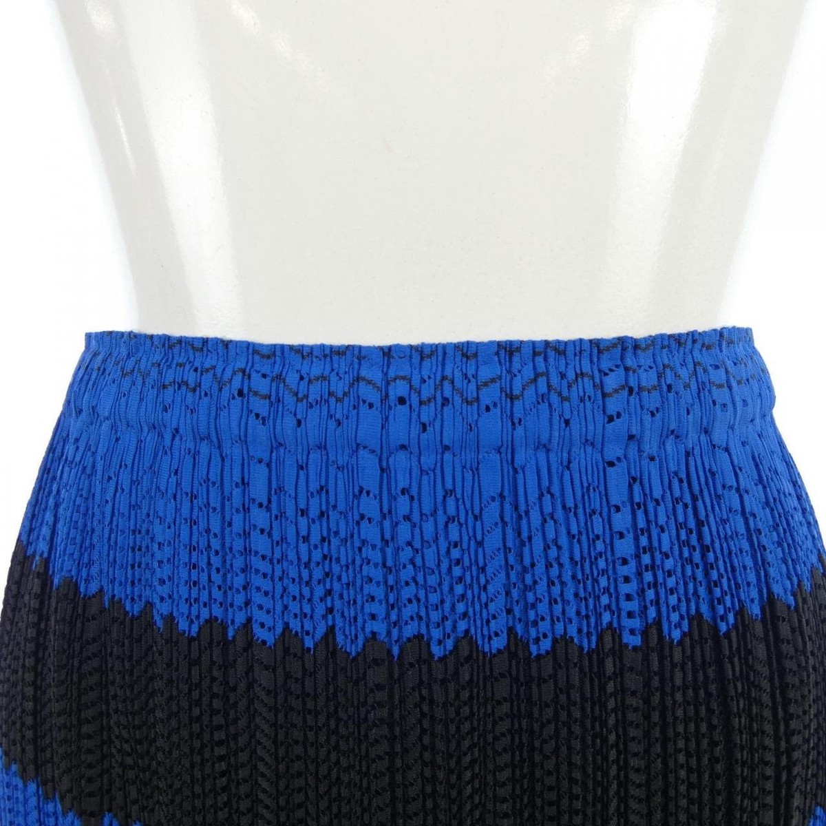PLEATS PLEASE スティールブルー タイトスカート　size3 PLEATS PLEASE ISSEY MIYAKE – ISSEY MIYAKE ONLINE STORE