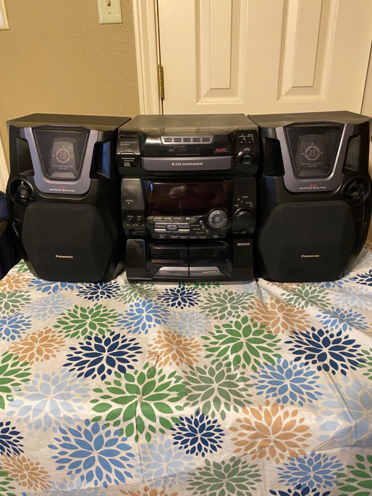 Panasonic Stereo SA-AK40 5 Disc CD Changer dual cassette/rad