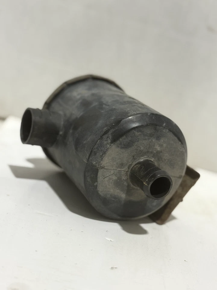 Ford F150 F250 F350 1987-1996 351 W compartimento del motor bote evap usado OEM Foto 3 de 4