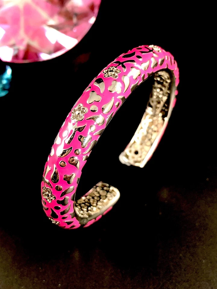 JUEGO DE PENDIENTES BRAZALETE COLLAR 42" ESMALTE ROSA LAUREN G. ADAMS 'FLOWERS BY ORLY' Foto 4 de 4