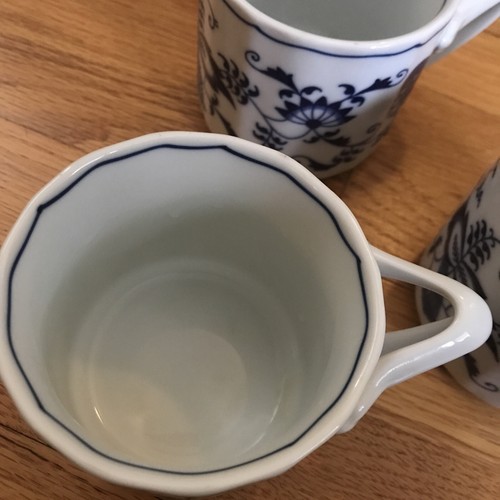 3 Blue Danube Coffee Mugs Tripod Handles Blue Onion Rectangle Mark Japan 3 1/4" - Picture 2 of 7