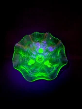 GENTLY USED! Fenton 11" Stag & Holly CENTERPIECE Bowl VASELINE Green Glass