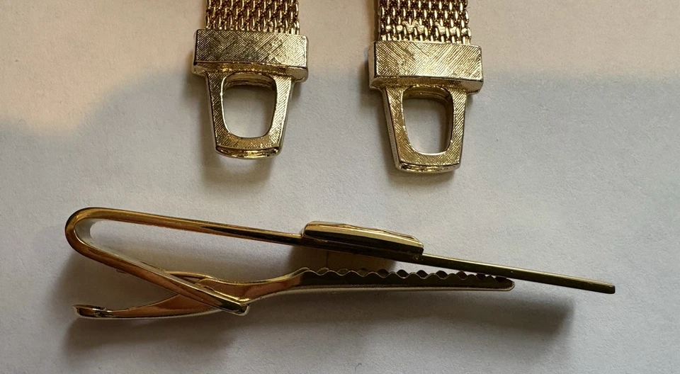 Vintage Hickock Monogram "G " Initial Cuff Links w/Tie Clip and case - Image 4 of 4