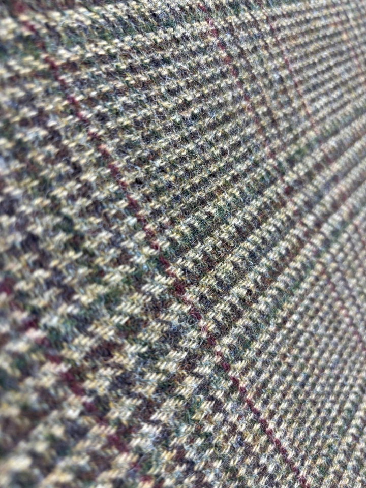 Green Red Wool Fabric Check Remnant Wool Cushions Patchwork 3.0m x 50cm 500g - Image 4 of 4