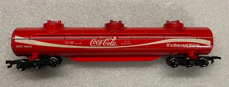 TYCO HO #357F - 62' ft. Triple Dome Tank Car - Coca-Cola - Image 3 of 4