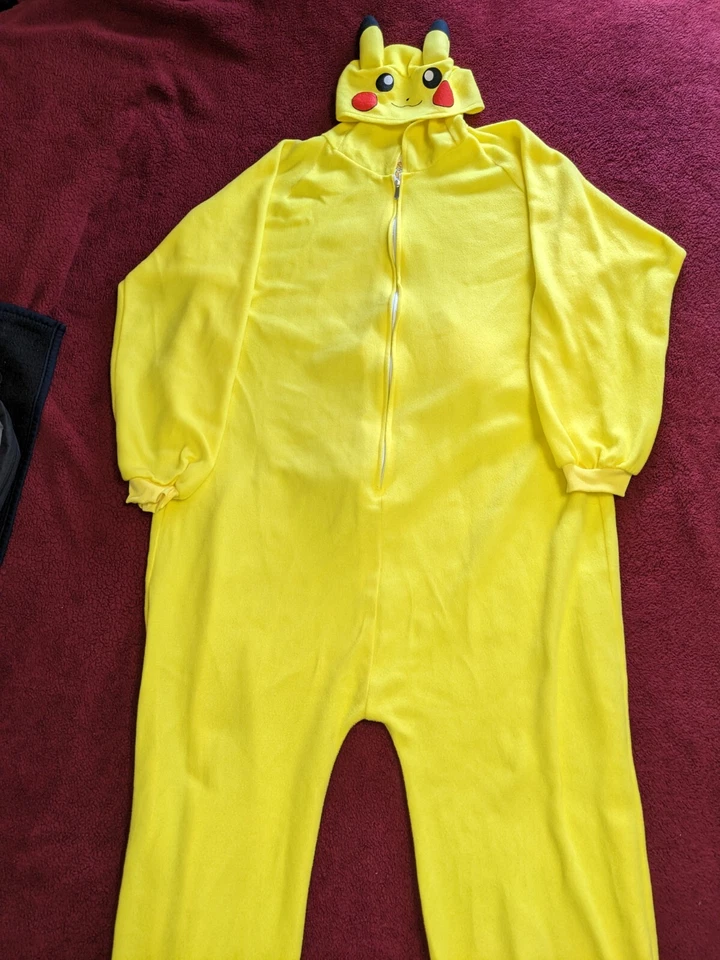 Oficial Pokemon Pikachu Capucha Adulto Una Pieza Body Disfraz Juegos con disfraces Foto 4 de 4