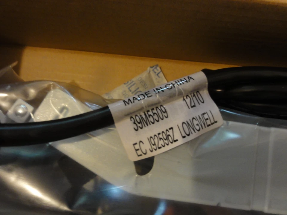 NEW in BOX IBM Rack-Mount Rail Kit for P710 Express 59Y4822 P10-11835 Power cord - Image 2 of 4