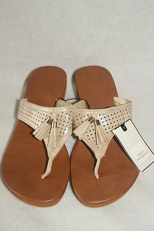 Sandalias de Tanga DANA BUCHMAN NUEVAS CON ETIQUETAS Cuña Borla Dorada Suave Talla 11)) NUEVAS ((( Foto 2 de 4