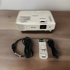 Epson Home Cinema 660 - 3LCD Projector 3300 Lumens - GREAT SHAPE / LOW HOURS!
