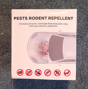 Ultrasonic Rodent Repellent XY-CC-005 2 Pack Battery DC 5-12V Gray/Red