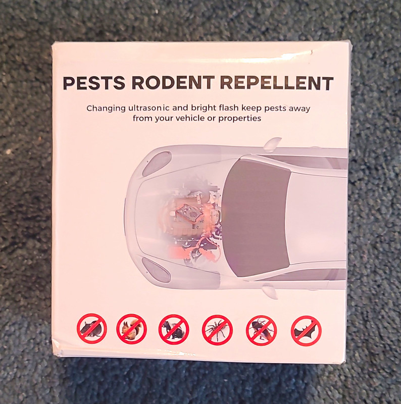 Ultrasonic Rodent Repellent XY-CC-005 2 Pack Battery DC 5-12V Gray/Red