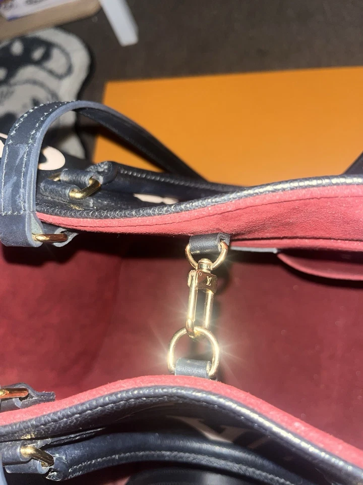 Bolso de Mano Louis Vuitton OnTheGo GM Monograma Gigante Negro Beige Auténtico Grande LV Foto 4 de 4