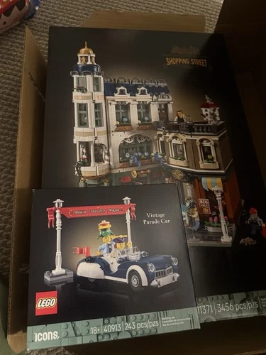 LEGO Icons Shopping Street with GWP Vintage Parade Car 10263 New Sealed Box Set