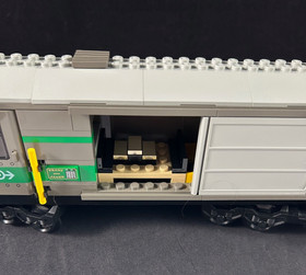 LEGO World City: Cargo Train #4512 - 98% Complete Missing 1 Minifig & Stickers