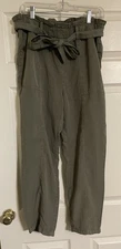 NWT Social Standard By Sanctuary Pants Womens Sz Medium Green Paperbag Belted