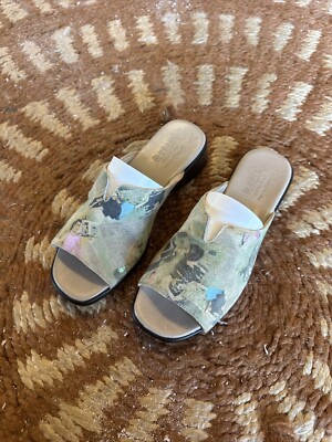 Munro American women's slip on sandals, size 7.5 Platform Comfort