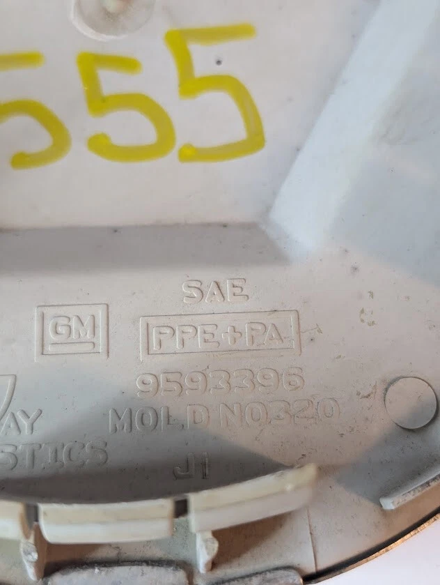 Tapa central de rueda OEM (1) 🔥2002 - 2009 GMC ENVOY XL 9593396 Foto 3 de 4