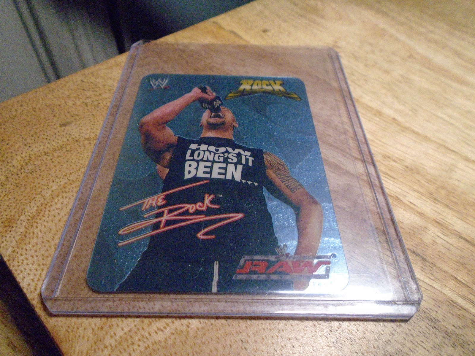 Dwayne THE ROCK Johnson (Ultra Rare FOIL Card #025) 2004 WWE ITALY ONLY Crystal 