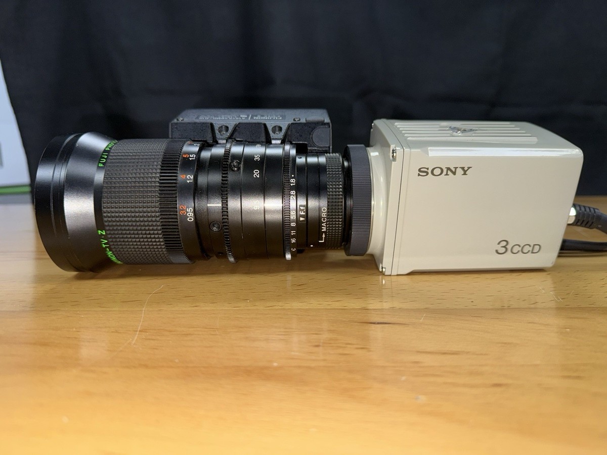 Sony DXC-755 CCD Video Camera w/ Fujinon A16x9.5BMD-D18 Lens