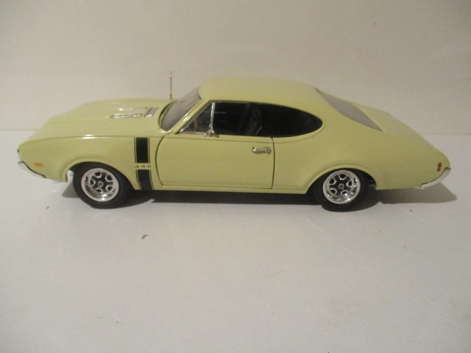 OLDSMOBILE 442 OHIO 1968 -  E R T L   - 1/18ème - SANS BOITE - Photo 2/4