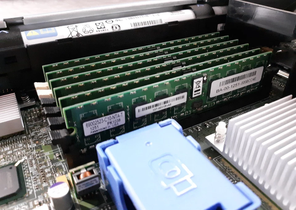 NetApp 111-01061+B2 Filer Storage Controller Module w/ Memory for FAS3220 3240 - Image 3 of 4