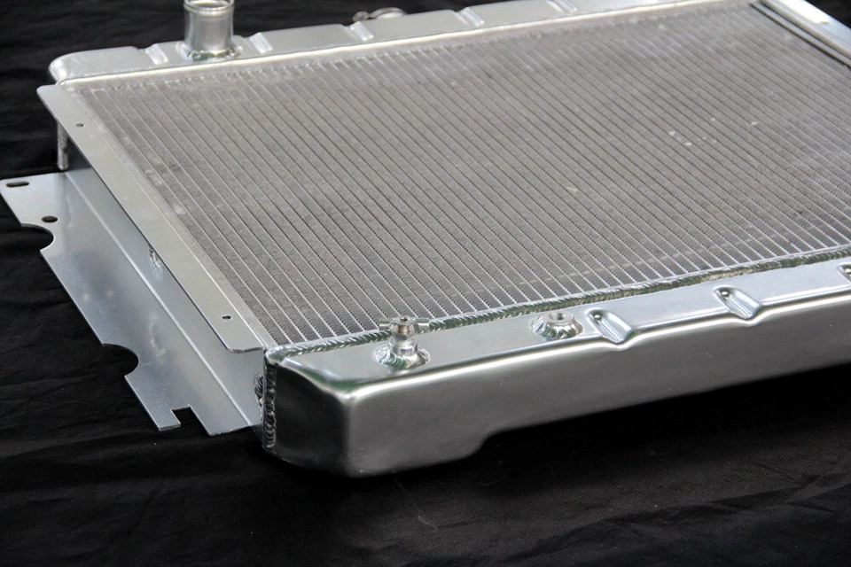 Radiador KKS adecuado 1968-1974 Dodge Charger/Challenger/Plymouth 383-440 V8 AT Foto 3 de 4