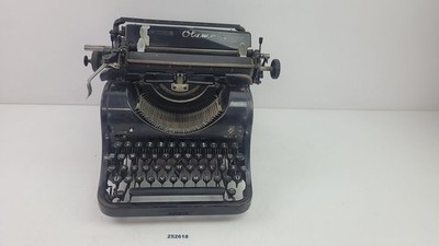 Schreibmaschine Olympia Modell 8 Sammlerstück Schwarz Büro Technik #252618