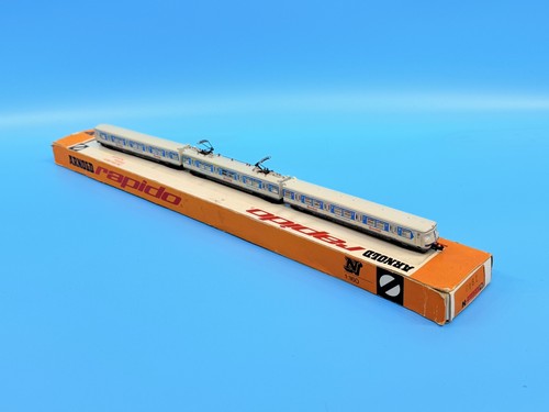 ARNOLD RAPIDO 'N' GAUGE 2940 ELECTRIC RAILCAR ET 420 DB BLUE/GREY EMU LOCO BOXED - Picture 4 of 6
