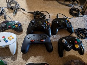 Lot Of Assorted Video Game Controllers (PC, Xbox, Dreamcast, N64...)