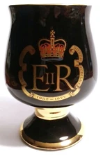 RARE VINTAGE - THE QUEEN'S SILVER JUBILEE GOLD COVER GOBLET GLASS 1977