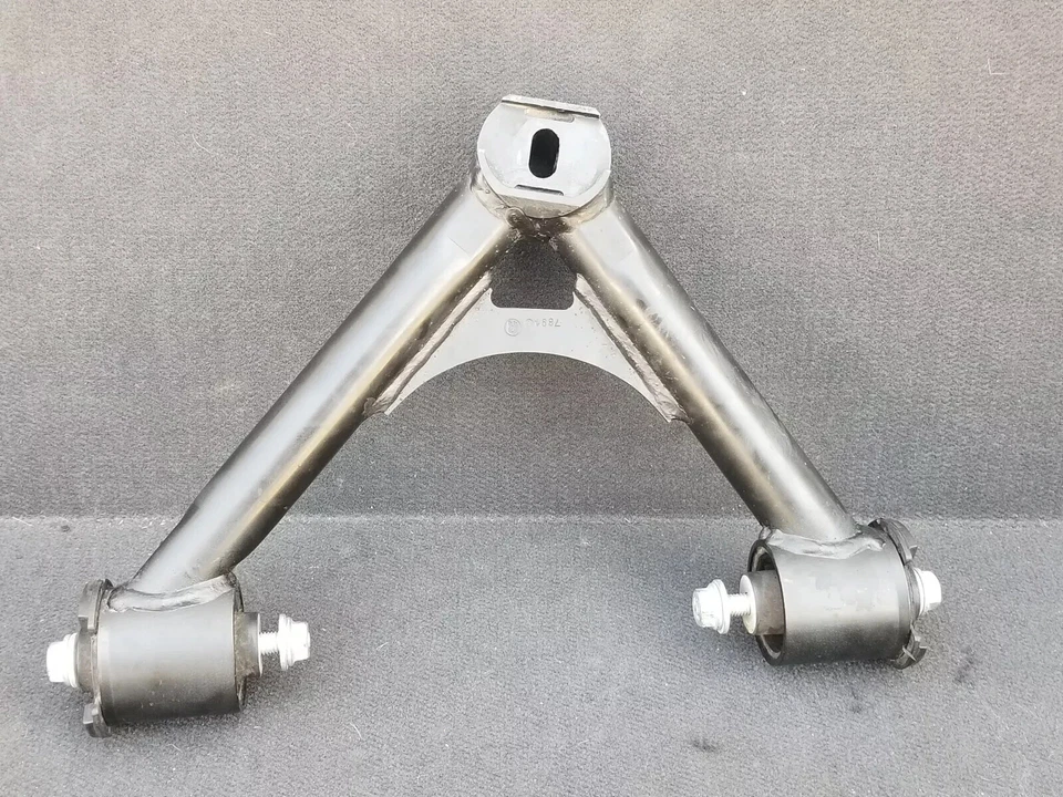 Brazo de control superior de suspensión delantera derecho Rolls Royce Phantom Wishbone OEM Foto 3 de 4