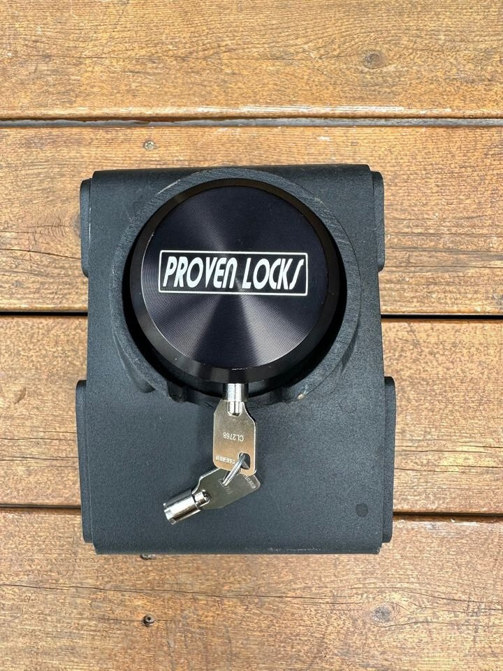 Proven Industries Hitch lock (Model 2178A Black Billet 6061) Taxa