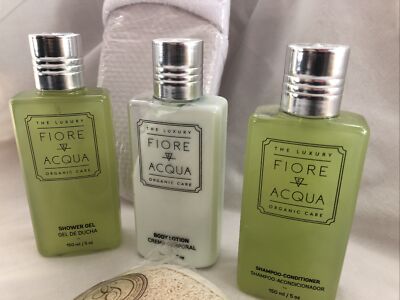 Fiore Acqua Organic Care Shower Gel, Body Lotion & Shampoo Conditioner w/ Loofah