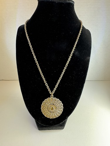 Collana con ciondolo medaglione filigrana tono oro vintage vetro ambrato - Foto 10 di 15