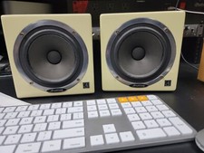 Avantone Pro Active MixCubes 5.25 inch Powere...