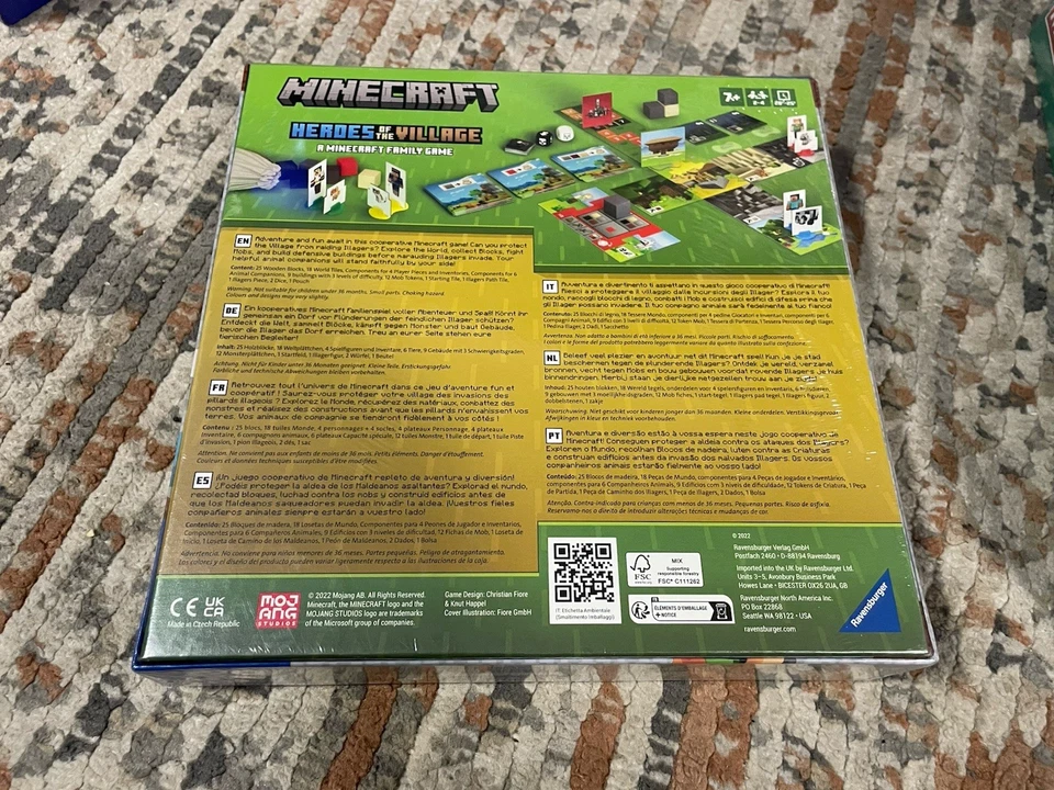 Ravensburger MINECRAFT HEROES OF THE VILLAGE BOARD GAME NEW AND SEALED UP - Image 2 of 2