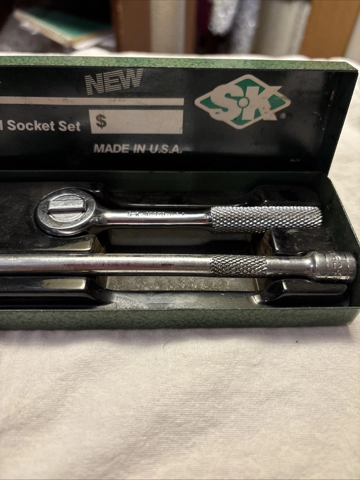 S-K Professional Tools 1/4" Drive 16pc Metric & Fractional Socket Set w/ Case - Image 4 of 4