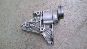 Träger Klimakompressor Aggregateträger VW Golf Variant 1.2 TSI DSG Bj 2012 5K