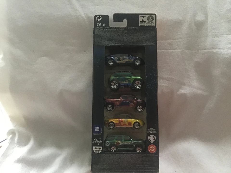 MATCHBOX ( US ISSUE B4492 ) JUSTICE LEAGUE 5 PACK - ON CARD - Image 3 of 3