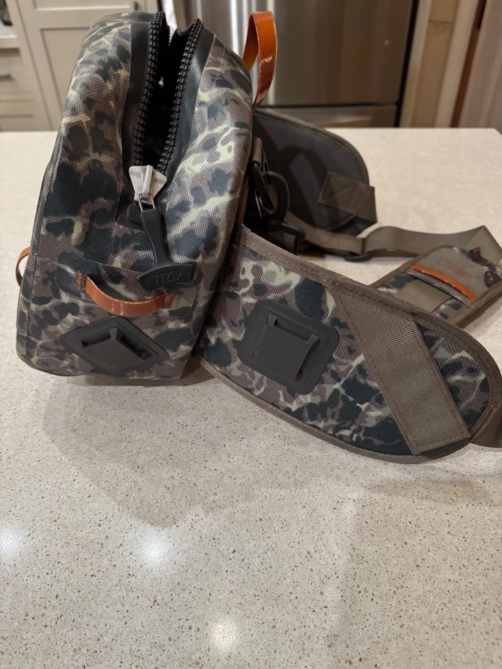 Paquete Lumbar Fishpond Thunderhead con Accesorios Foto 4 de 4