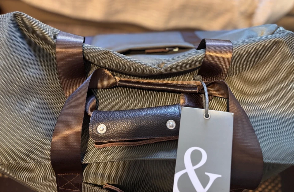 Bolso de Lona Abercrombie and Kent; Cuero Verde y Marrón; Excelente Estado Foto 3 de 4