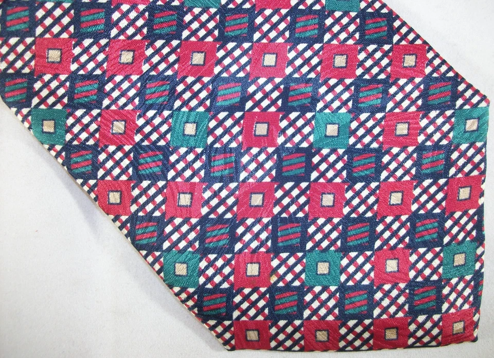 Corbata BOSTON TRADERS roja, verde, azul cuadrados seda 57" L x 4" W (F096) Foto 2 de 3