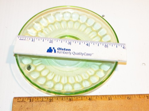 Vintage FEDERAL Green Depression Glass "Thumbprint" Saucer - Picture 2 of 4