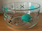 Vintage PYREX #7201 Star Wars Yoda & Lightsabers 4-Cup Round Glass Storage Bowl